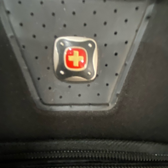 Swiss Gear platform 14” Laptop slim case - Picture 4 of 7